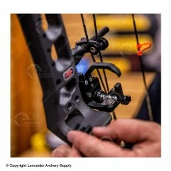 Hamskea Epsilon Arrow Rest (Universal Bracket) -.30-06 Outdoors Shop 1030643 inuse4